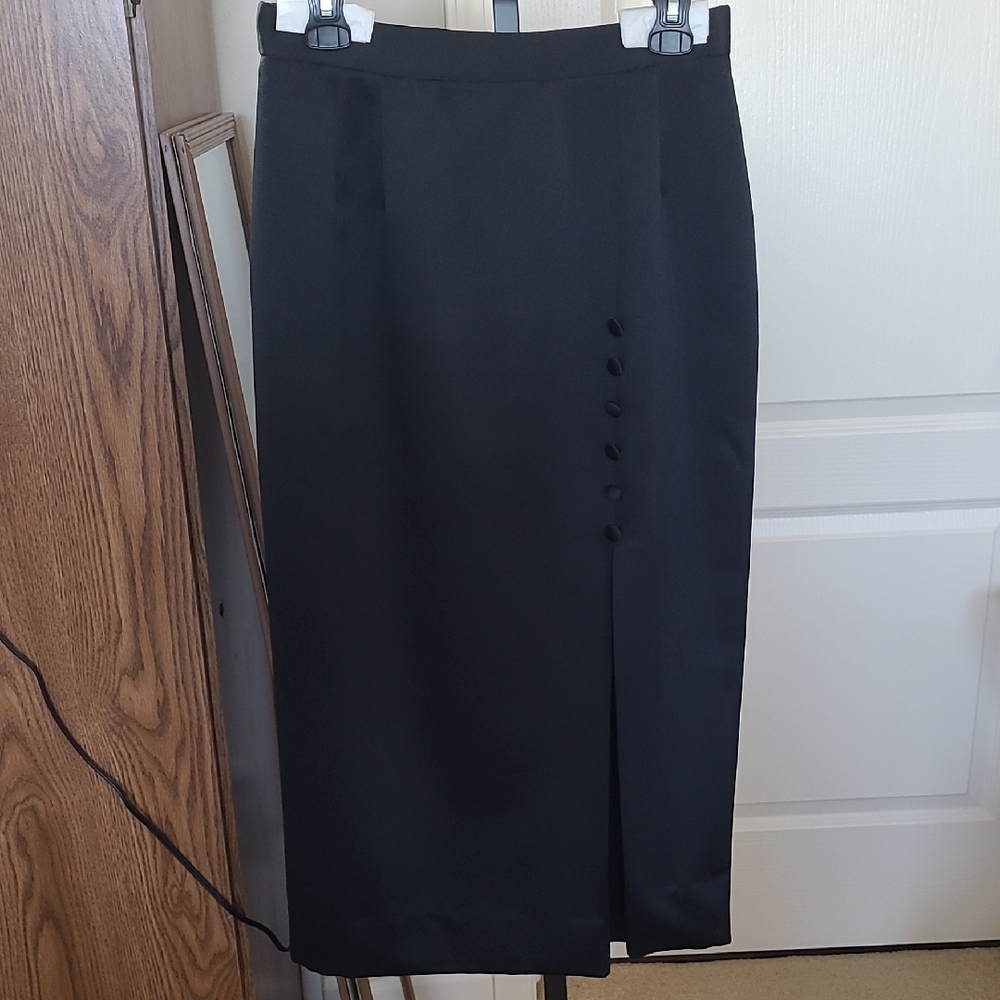 Elegant Black Women's Maxi Skirt With Slit And Satin Buttons Size 10